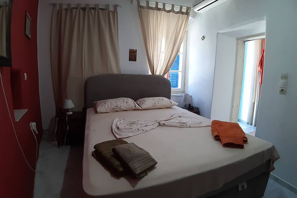 Paros Griechenland Altes traditionelles Inselhaus in Πρόδρομος, Paros