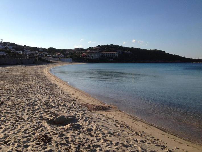 Appartamento per 6 persone, con Terrazza e Piscina nonché Panorama a Baia Sardinia