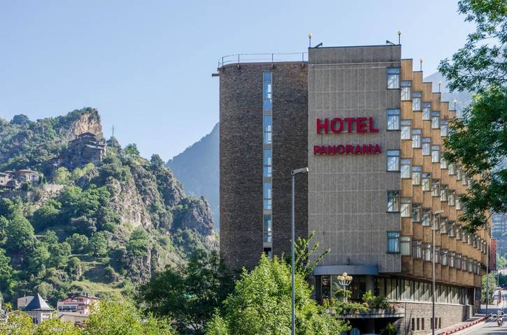 Hôtel pour 2 personnes, avec piscine et terrasse ainsi que sauna et jacuzzi