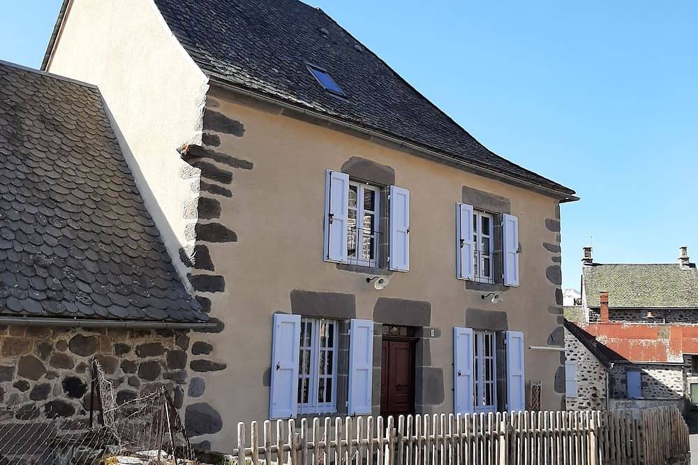 La Maison De Dienne in Dienne, Parc naturel régional des Volcans d'Auvergne
