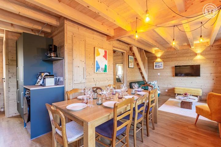 Gîte für 8 Personen, mit Terrasse und Pool sowie Sauna in Französische Alpen - 2