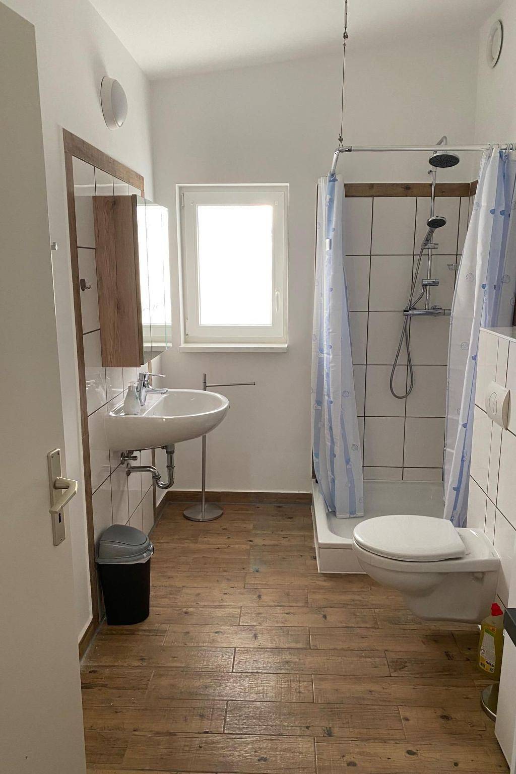 Ganze Wohnung, Mit Terrasse und kleinem Garten in Geestland, Cuxland