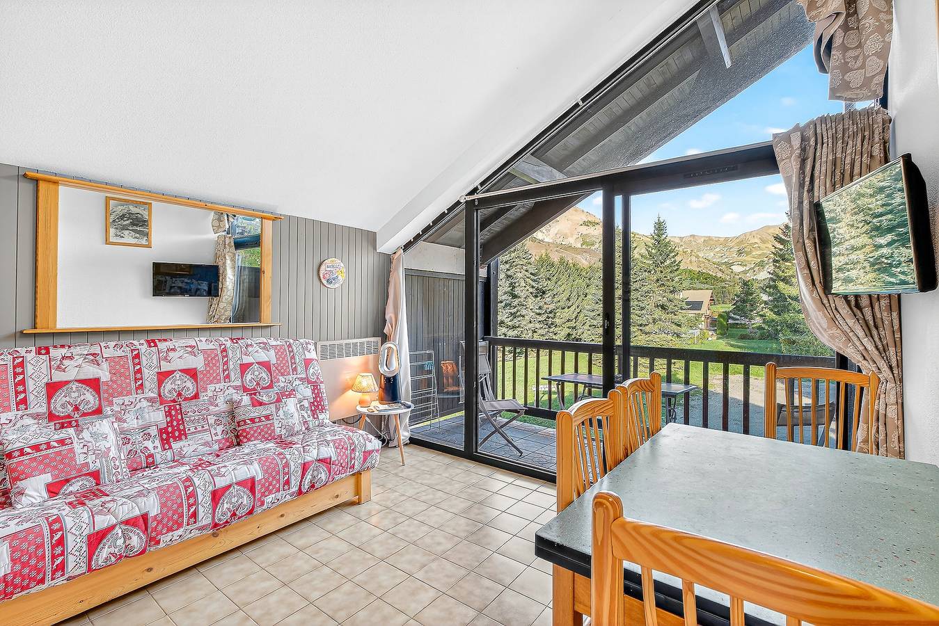 Appartement entier, Appartement 'Tallas Pieds des Pistes' avec Vue sur la Montagne, Balcon et Wi-Fi in Ancelle, Parc national des Écrins