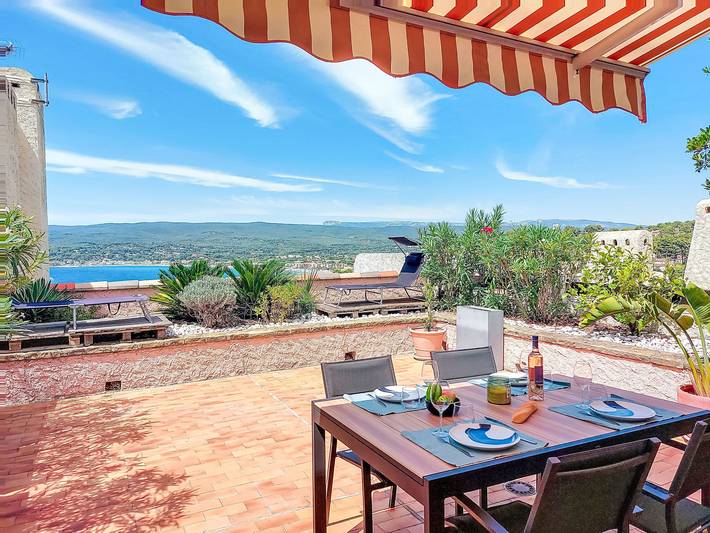 Gîte pour 4 personnes, avec terrasse et jardin à Saint-Cyr-sur-Mer - 2