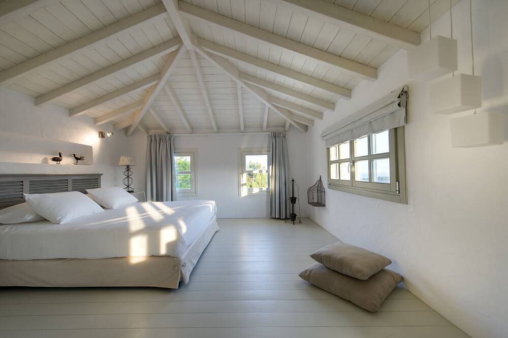 An Absolute Dream! Big villa with private pool, only 5 minutes from the beach! in Alonissos