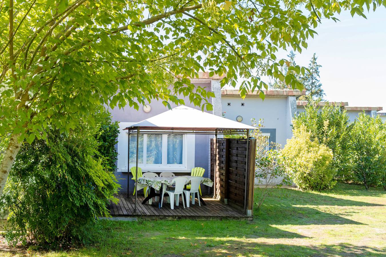 'Bruyères - Domaine Des Landes' avec piscine partagée, terrasse privée et jardin partagé in Lesperon, Landes