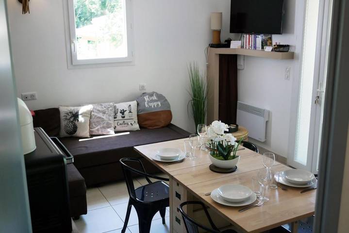 Location de vacances pour 6 personnes, avec piscine et jardin à Valaurie - 4