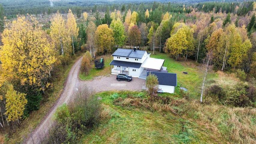 Ferienhaus für 14 Personen, mit Sauna und Whirlpool sowie Garten, mit Haustier