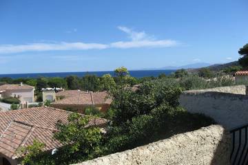 Gîte pour 2 personnes, avec terrasse à Lumio