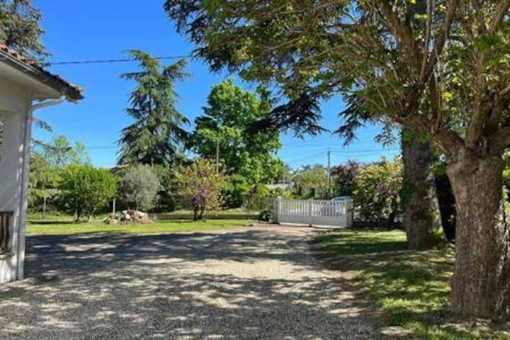 Location de vacances pour 4 personnes, avec piscine et terrasse à Brax - 3