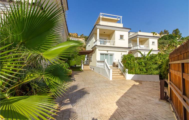 Apartamento para 10 personas, con Terraza además de Jardín y Piscina en Campello