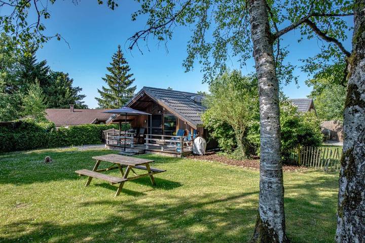 Chalet pour 4 personnes, avec vue ainsi que terrasse et jardin