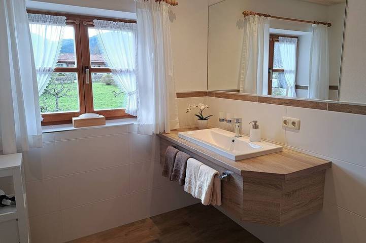 Appartement entier, Appartement de vacances 2 - Wallberg - Schlosserhof au bord du lac in Bad Wiessee, Alpes bavaroises