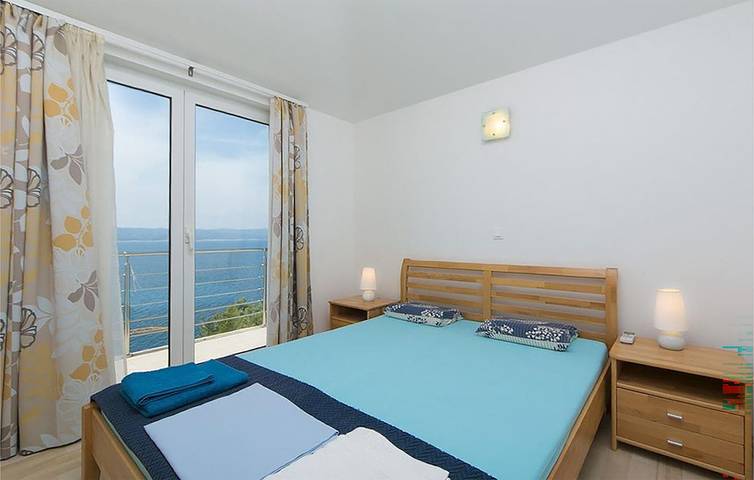 Ganze Ferienwohnung, Gemütliches Apartment mit Meerblick, WLAN, Parkplatz und Küche – 2,5 km vom Strand entfernt in Brela, Makarska Riviera