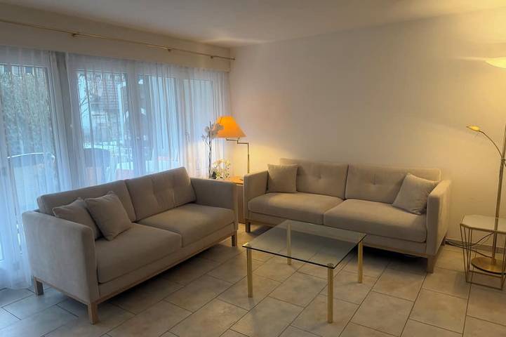 Vacation rental for 6 people, with yard and terrace in Lake Thun