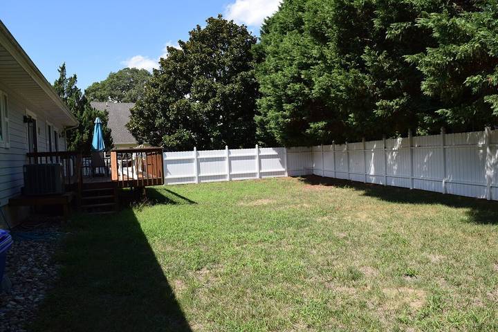 Vacation house for 8 people, with terrace and pool in Delaware