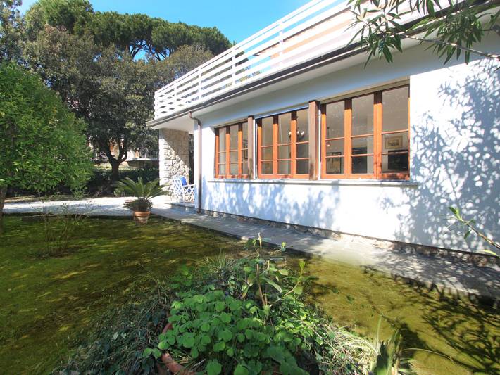 Location de vacances pour 9 personnes, avec terrasse et jardin à Forte dei Marmi - 3