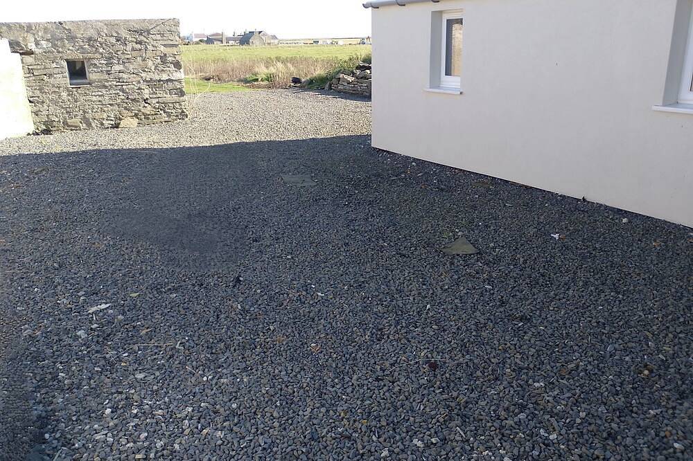Comfortable three bedroom bungalow located in Orkney Islands complete with emus. in Orkney Inseln