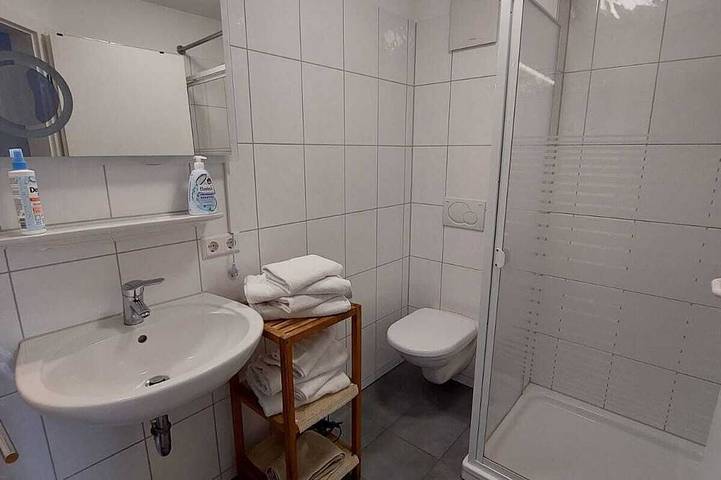 Ferienwohnung für 5 Personen, mit Balkon und Garten in Moos - 4