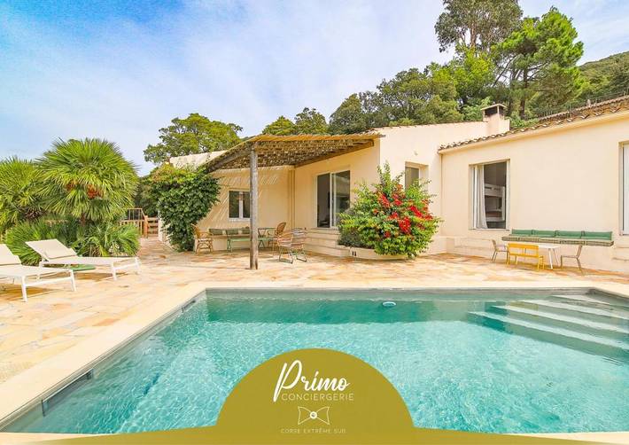 Maison de vacances pour 6 personnes, avec Balcon et Terrasse ainsi que Jardin et Piscine à Figari