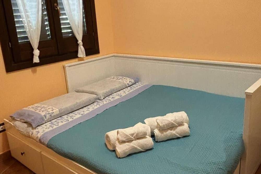 Lots of comforts near the sea, Cefalù, with the possibility of using the pool in Contrada Pistavecchia, Campofelice di Roccella