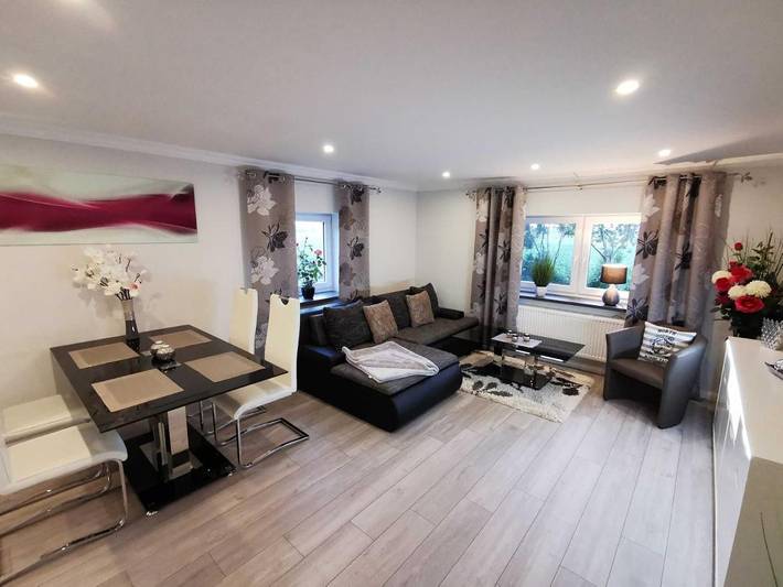 Ferienwohnung für 4 Personen, mit Terrasse und Garten in Stedesand