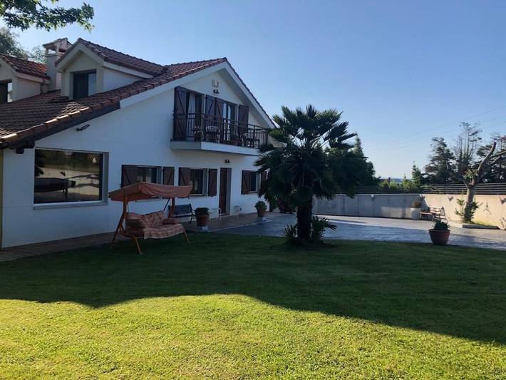 Apartamento para 12 personas, con Balcón y Terraza además de Jardín y Vistas en Somo