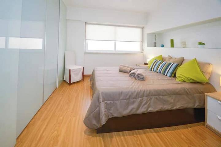 Ganze Wohnung, Modern and Cozy home at 5km from downtown and 900m from the American embassy in Lissabon, Costa de Lisboa
