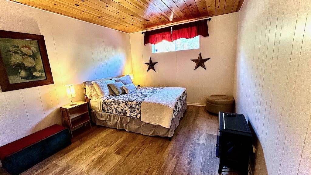 Log Cabin for 8 Guests in Idyllwild, Riverside County