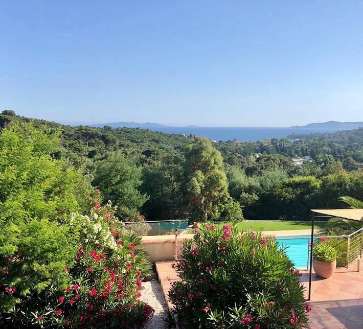 Chambre d’hôte pour 2 personnes, avec piscine et jardin dans Le Lavandou
