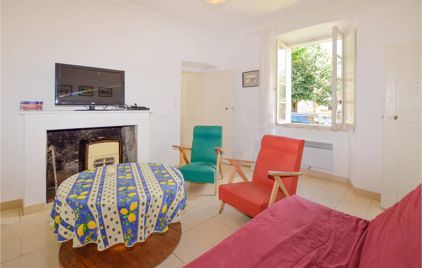 Ganze Ferienwohnung, Erdgeschosswohnung in der Nähe von Ghisoni Center mit Straßenparkplatz in Ghisoni, Regionaler Naturpark Korsika