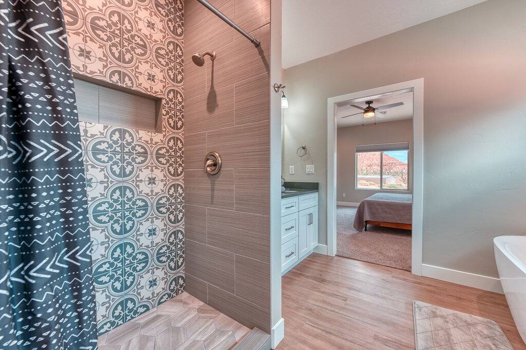 4Br (3 King beds), Game Room, Views, Murals, Steps to Hiking in Kanab, Grand Staircase Escalante National Monument