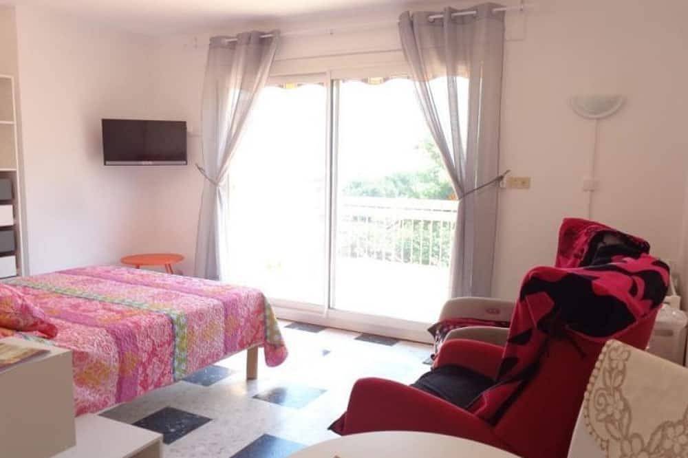 Ganze Wohnung, Gemütliche F1-Wohnung mit Terrasse, Garage und Aufzug - Zentrumsnah in Amélie-les-Bains in Montbolo, Céret und Umgebung