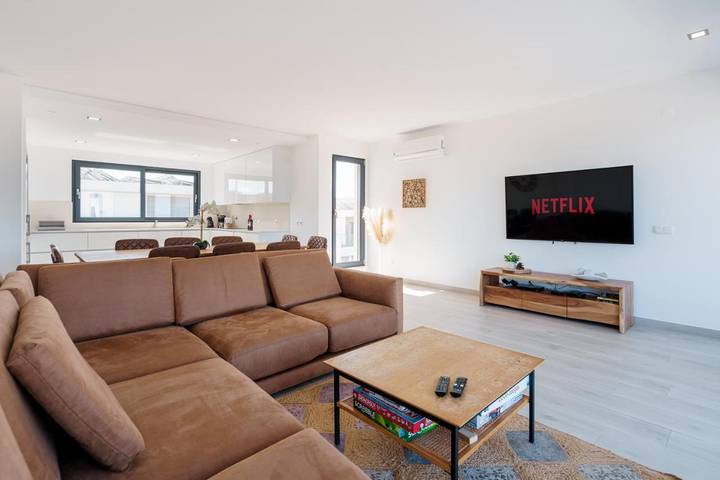 Location de vacances pour 10 personnes, avec vue ainsi que jardin et piscine à Ribamar - 2