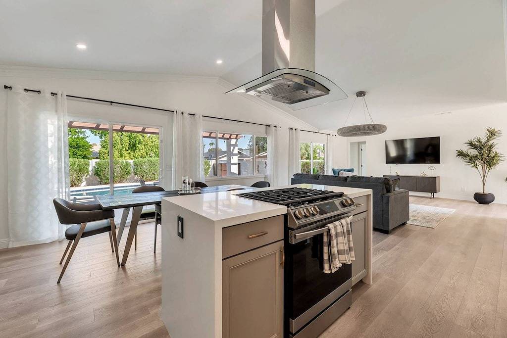 Perfect Getaway! Private Heated Pool, Dog Friendly, Close to Asu, Shopping & Dining! in Scottsdale, Maricopa County