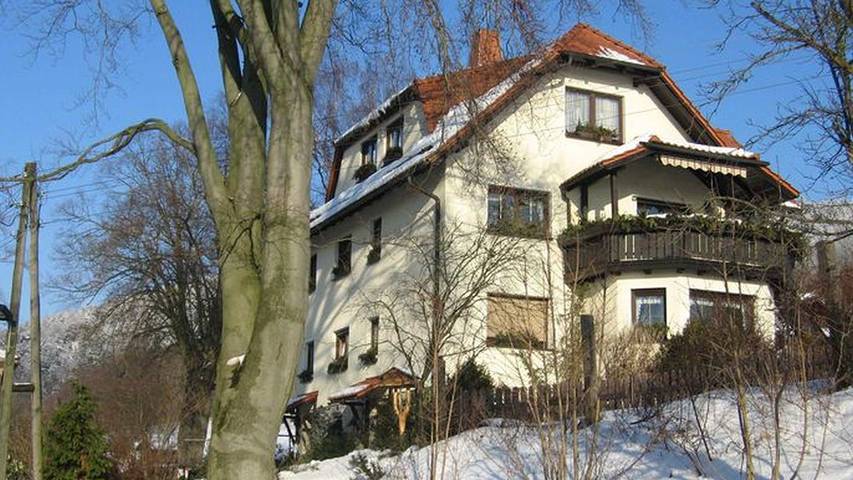 Ferienwohnung für 4 Personen, mit Ausblick und Garten in Frankenblick