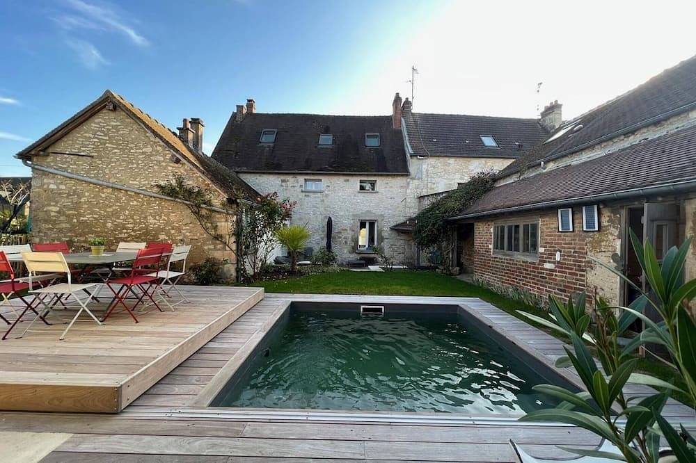 Maison de Campagne à Senlis avec piscine by La Boite en Plus in Senlis, Oise