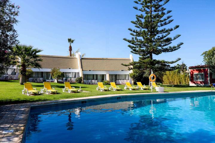 Holiday home for 6 people, with garden and view as well as pool and terrace - 1