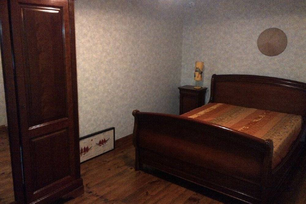 Salle de jeux, cheminée et jardin! in Le Faulq, Région de Lisieux
