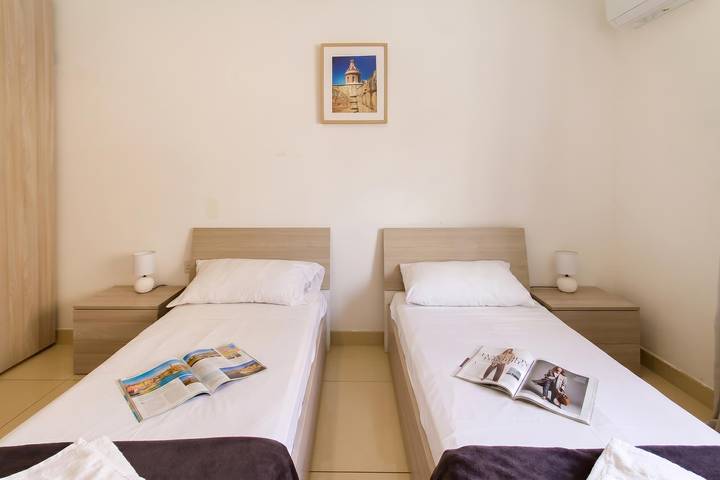 Hotel para 2 pessoas com piscina infantil in San Giljan, Ilha de Malta