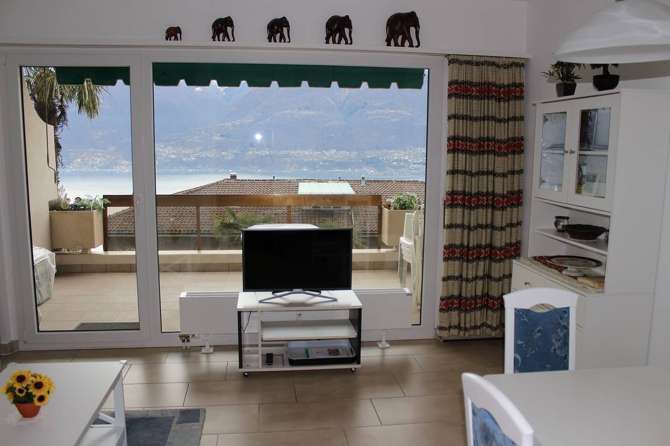 Ganze Wohnung, Heimelige Ferienwohnung im 1. Stock für 1-4 Personen. in Orselina, Tessiner Alpen