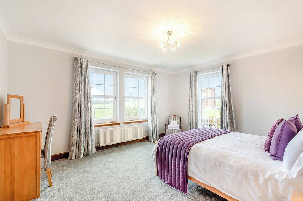 4 bedroom accommodation in Kingarth in Isle of Bute, Argyll & Bute
