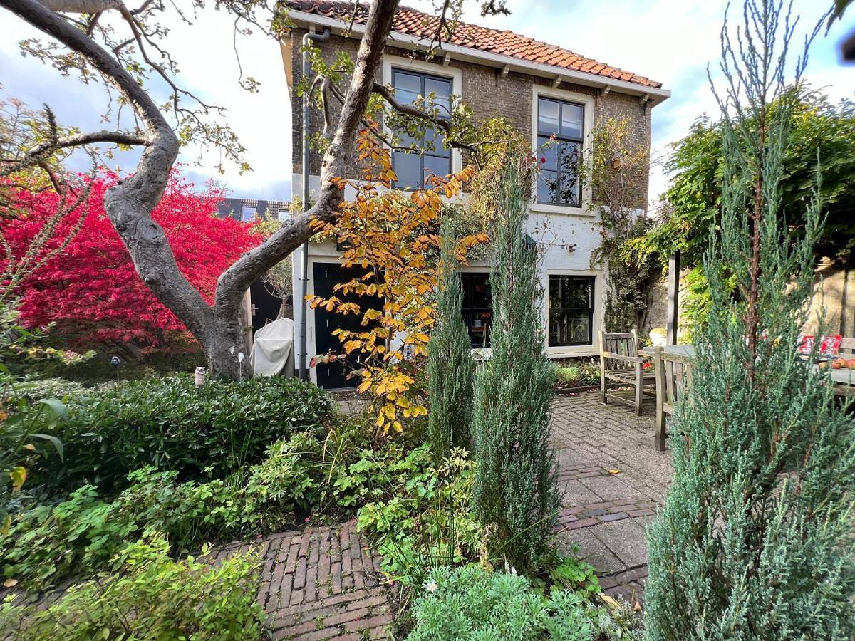 Apple Tree Cottage - charming canal home in our idyllic garden in Gouda, Groene Hart