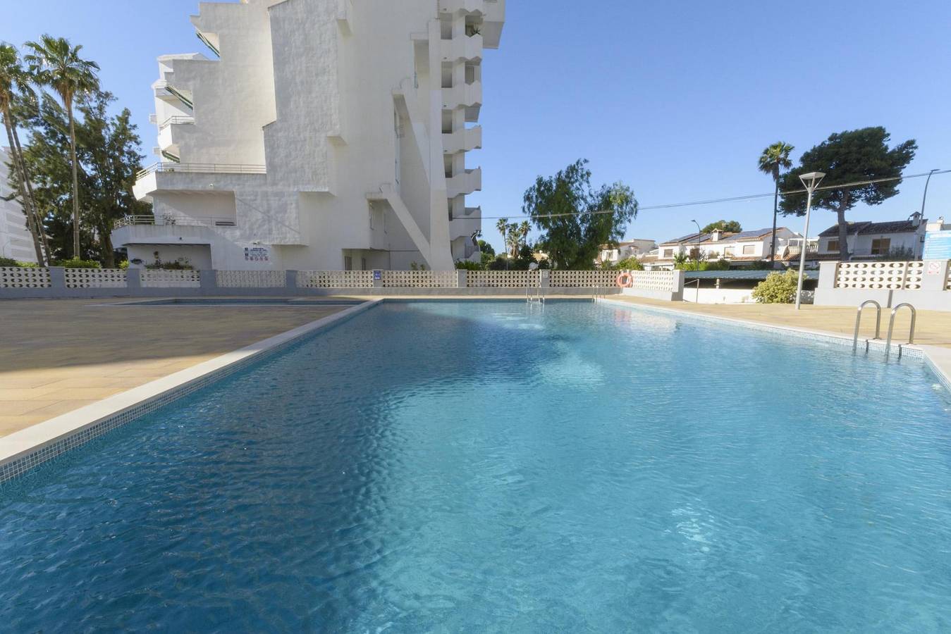 Geheel vakantieappartement, Casa Do Brasil - Cozy apartment with shared pool and free Wi-Fi in Playa de Gandía, Costa de Valencia