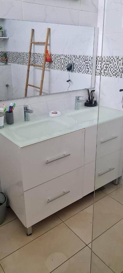 Gîte pour 2 personnes, avec terrasse ainsi que vue et jardin dans Mayotte - 4