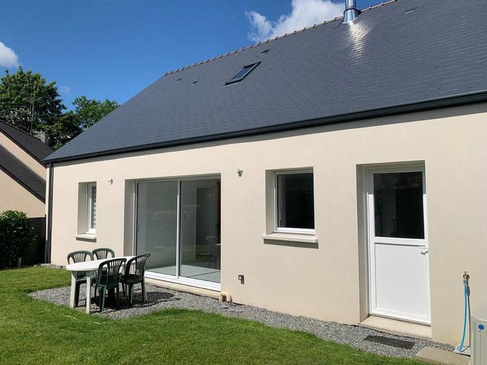 Location de vacances pour 6 personnes, avec terrasse et jardin à Grandchamps-des-Fontaines