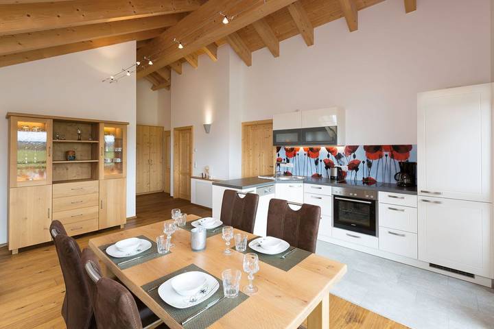 Ferienwohnung für 2 Personen, mit Balkon und Ausblick in Hopferau - 2