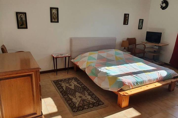 Gîte pour 2 personnes, avec jardin à Palaja