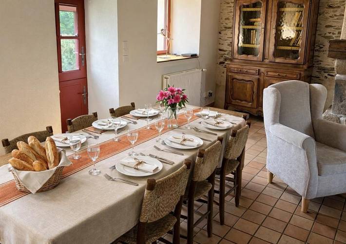 Location de vacances pour 9 personnes, avec vue et jardin à Châteaubourg - 2
