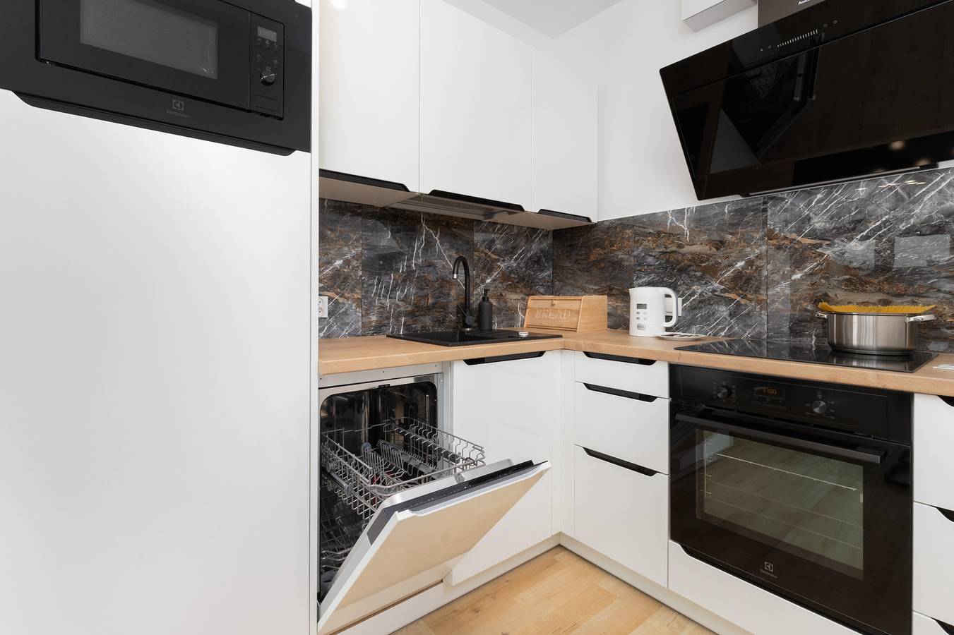 Appartement entier, Comfortable Apartment in Downtown Gdynia | Near the Beach | Parking in Gdynia, Zatoka Gdańska